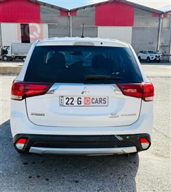 ميتسوبيشي اوتلاندر